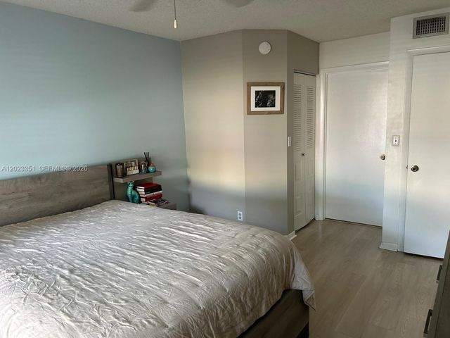 977 Coral Club Dr 977, Coral Springs, FL 33071