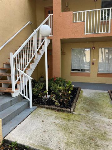 977 Coral Club Dr 977, Coral Springs, FL 33071