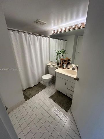 977 Coral Club Dr 977, Coral Springs, FL 33071