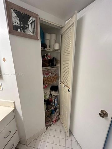 977 Coral Club Dr 977, Coral Springs, FL 33071