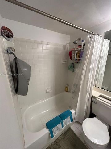 977 Coral Club Dr 977, Coral Springs, FL 33071