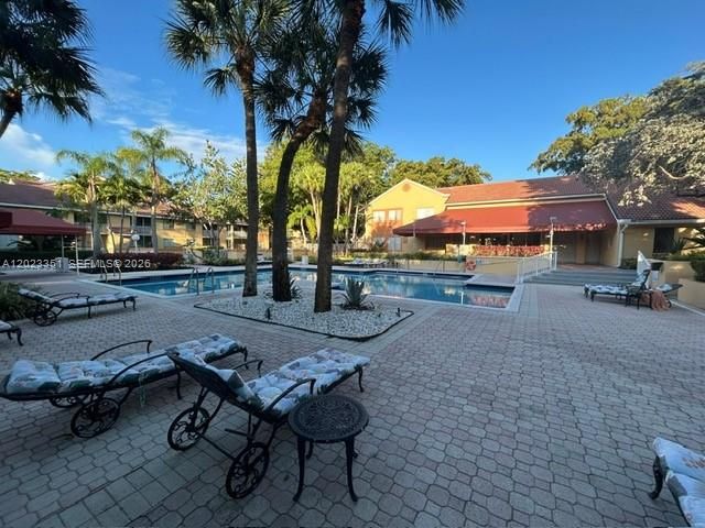 977 Coral Club Dr 977, Coral Springs, FL 33071