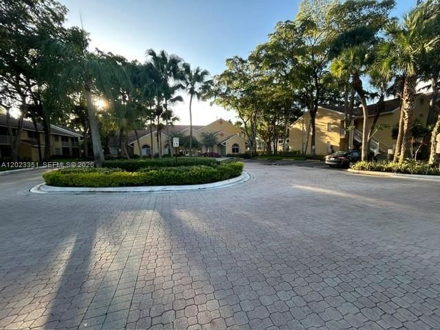 977 Coral Club Dr 977, Coral Springs, FL 33071
