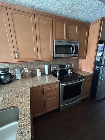 977 Coral Club Dr 977, Coral Springs, FL 33071