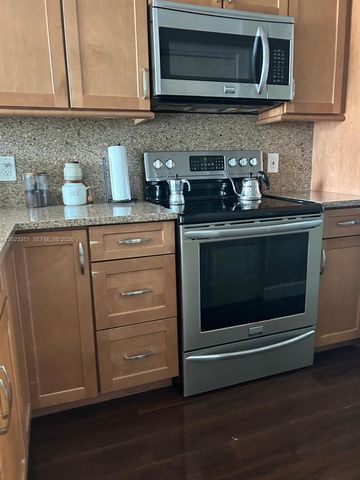 977 Coral Club Dr 977, Coral Springs, FL 33071
