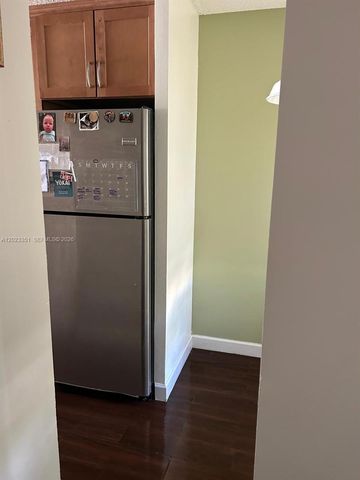 977 Coral Club Dr 977, Coral Springs, FL 33071