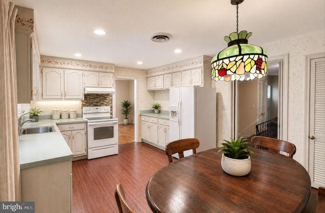 40 LOCKLEVEN DR, Severna Park, MD 21146