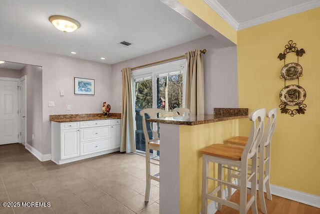 3 Waverly Place, Aberdeen, NJ 07747