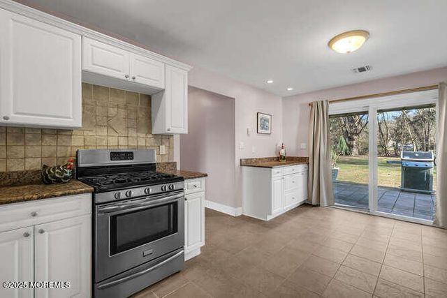 3 Waverly Place, Aberdeen, NJ 07747