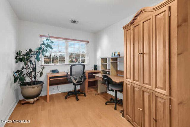 3 Waverly Place, Aberdeen, NJ 07747