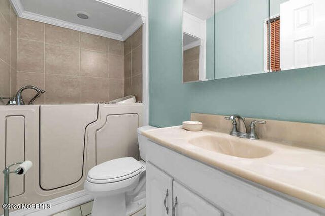 3 Waverly Place, Aberdeen, NJ 07747