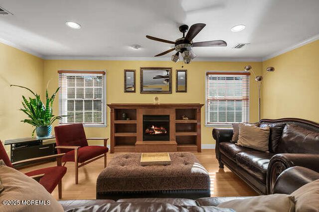 3 Waverly Place, Aberdeen, NJ 07747