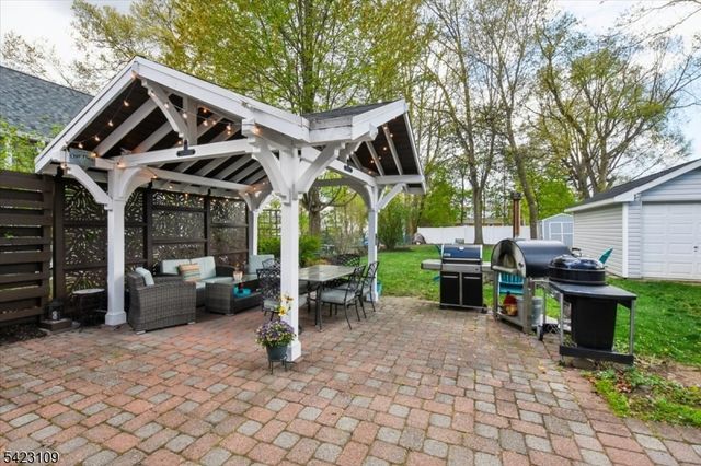 21 Edgewood Rd, Denville Twp., NJ 07834