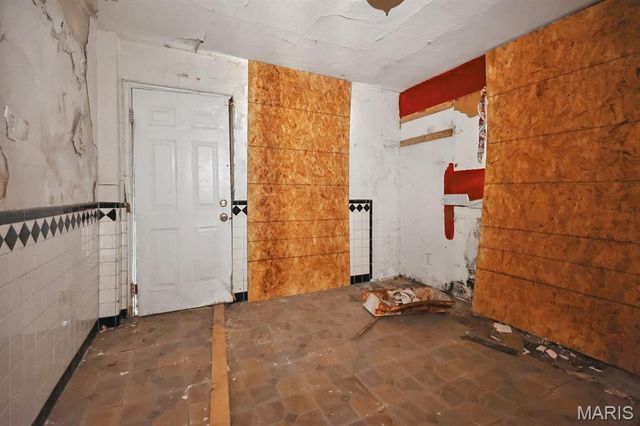 5918 Dressell Avenue, St Louis, MO 63120