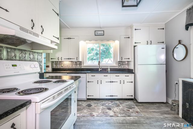 9 Spring Street, Woodbury, CT 06798
