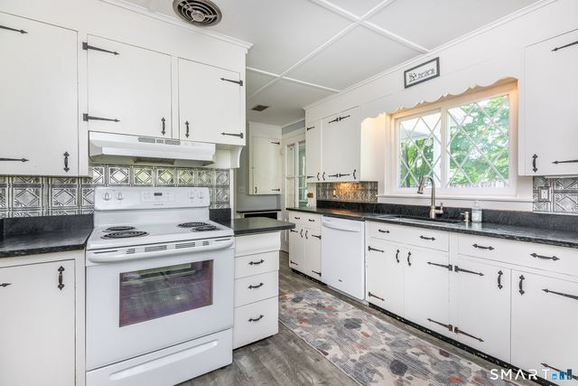 9 Spring Street, Woodbury, CT 06798