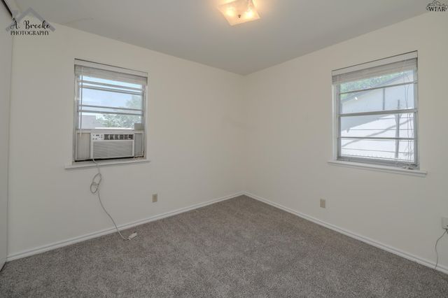 118 S GLENCOE CIRCLE, Wichita Falls, TX 76302