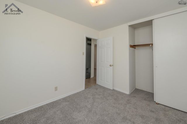118 S GLENCOE CIRCLE, Wichita Falls, TX 76302