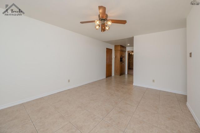 118 S GLENCOE CIRCLE, Wichita Falls, TX 76302