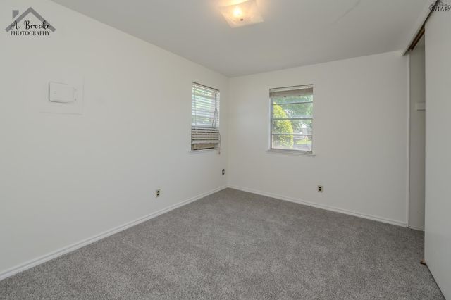 118 S GLENCOE CIRCLE, Wichita Falls, TX 76302