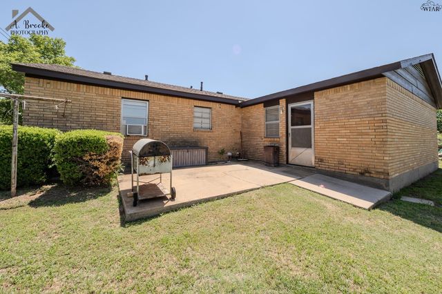 118 S GLENCOE CIRCLE, Wichita Falls, TX 76302
