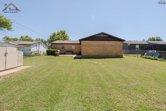 118 S GLENCOE CIRCLE, Wichita Falls, TX 76302