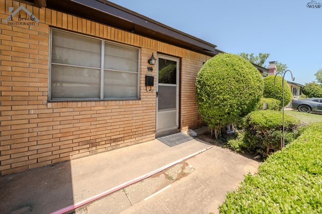 118 S GLENCOE CIRCLE, Wichita Falls, TX 76302