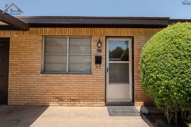 118 S GLENCOE CIRCLE, Wichita Falls, TX 76302