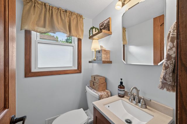 2607 Valley View Place, White Bear Lake, MN 55110