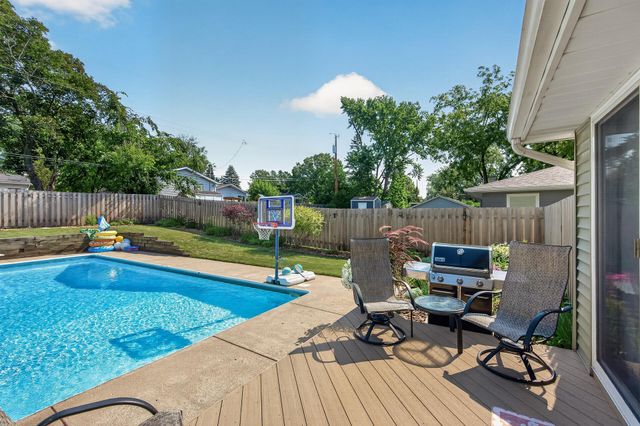 2607 Valley View Place, White Bear Lake, MN 55110