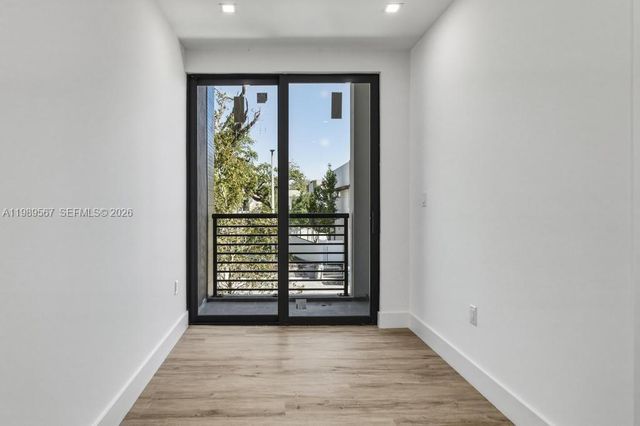 4150 S Oak Pl, Dania Beach, FL 33314