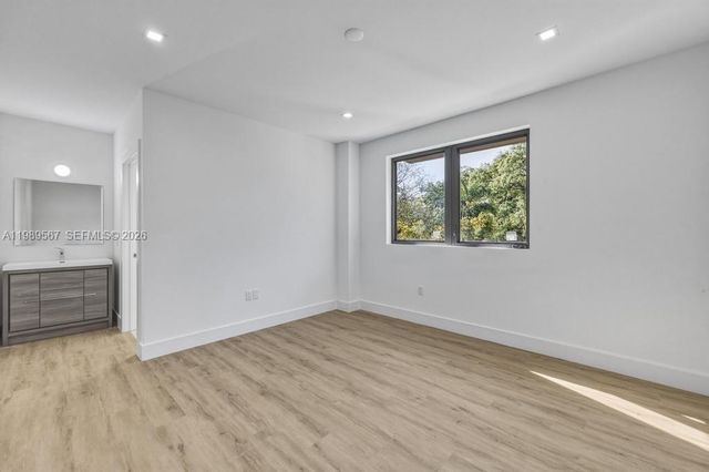 4150 S Oak Pl, Dania Beach, FL 33314