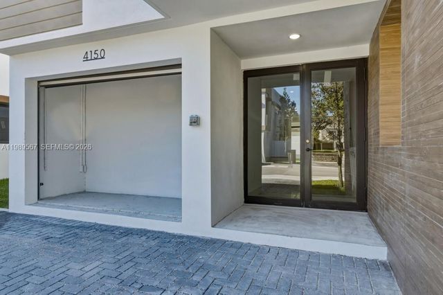 4150 S Oak Pl, Dania Beach, FL 33314