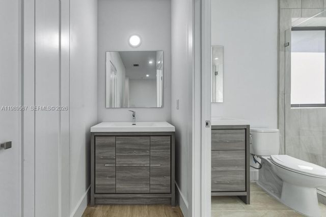 4150 S Oak Pl, Dania Beach, FL 33314