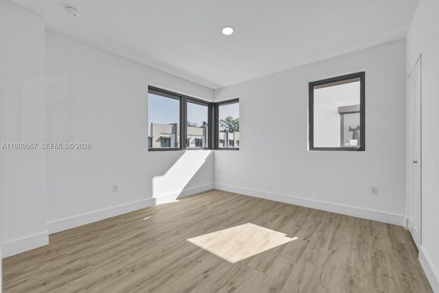 4150 S Oak Pl, Dania Beach, FL 33314