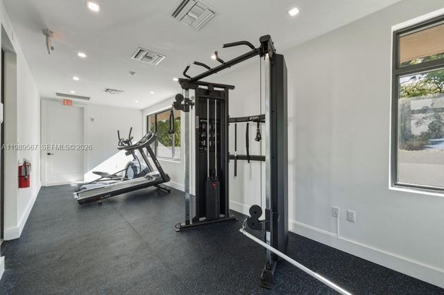 4150 S Oak Pl, Dania Beach, FL 33314