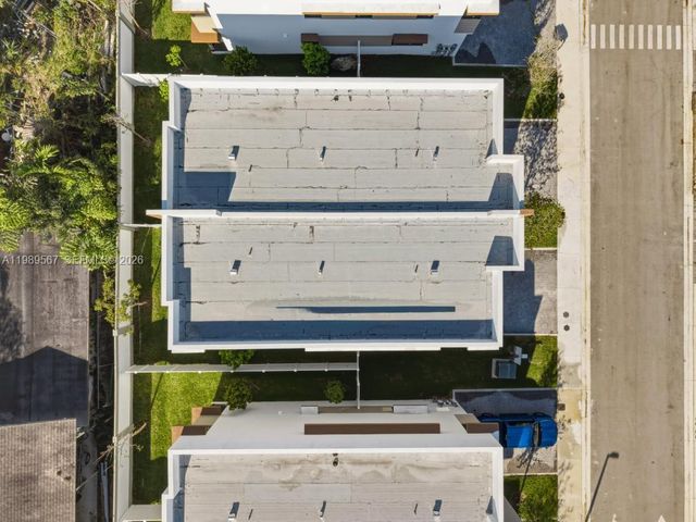 4150 S Oak Pl, Dania Beach, FL 33314