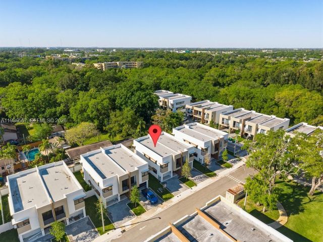 4150 S Oak Pl, Dania Beach, FL 33314