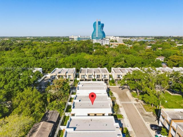 4150 S Oak Pl, Dania Beach, FL 33314