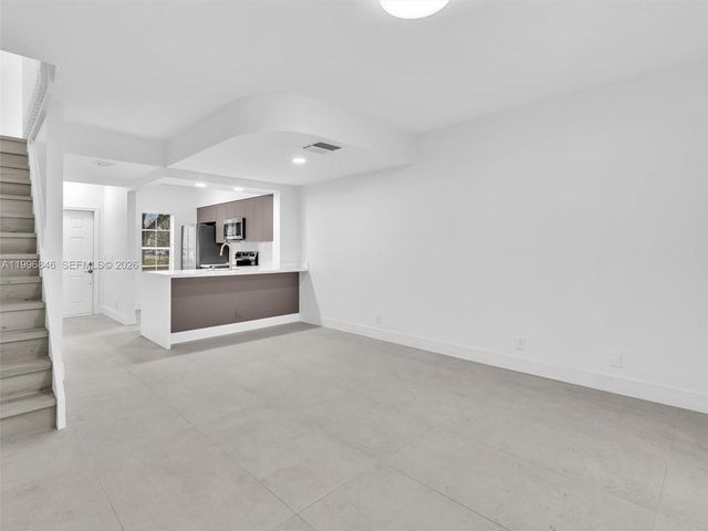 8 Key West Ct 8, Weston, FL 33326