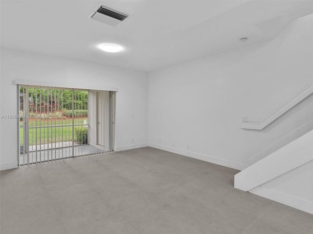 8 Key West Ct 8, Weston, FL 33326