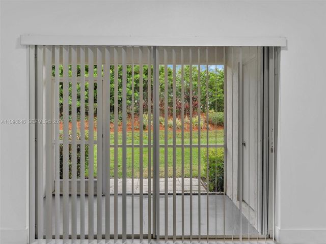 8 Key West Ct 8, Weston, FL 33326