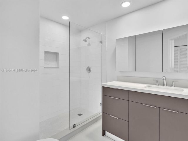 8 Key West Ct 8, Weston, FL 33326