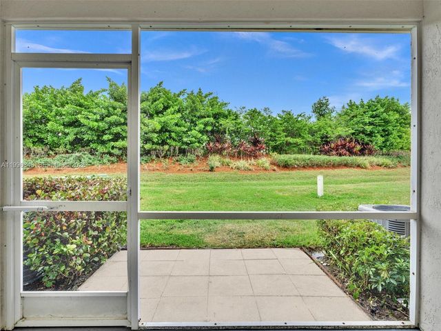 8 Key West Ct 8, Weston, FL 33326