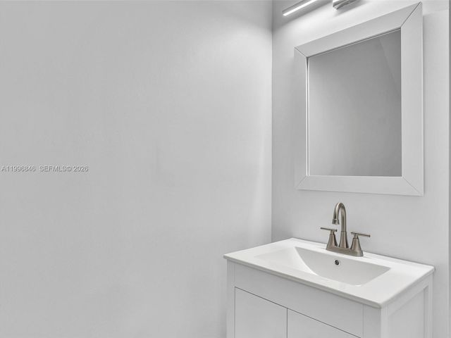 8 Key West Ct 8, Weston, FL 33326