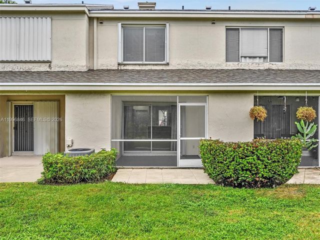 8 Key West Ct 8, Weston, FL 33326