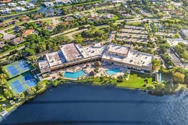 8 Key West Ct 8, Weston, FL 33326