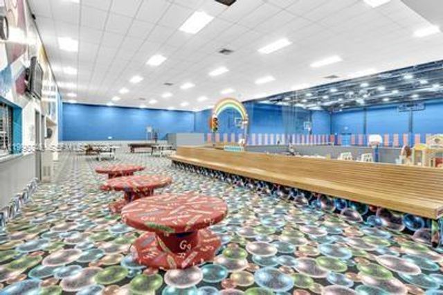 8 Key West Ct 8, Weston, FL 33326