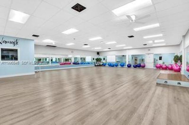 8 Key West Ct 8, Weston, FL 33326