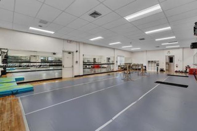 8 Key West Ct 8, Weston, FL 33326